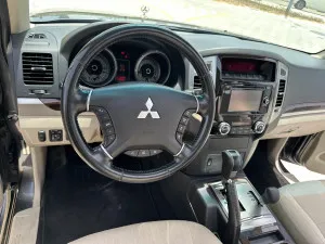 2019 Mitsubishi Pajero GLS