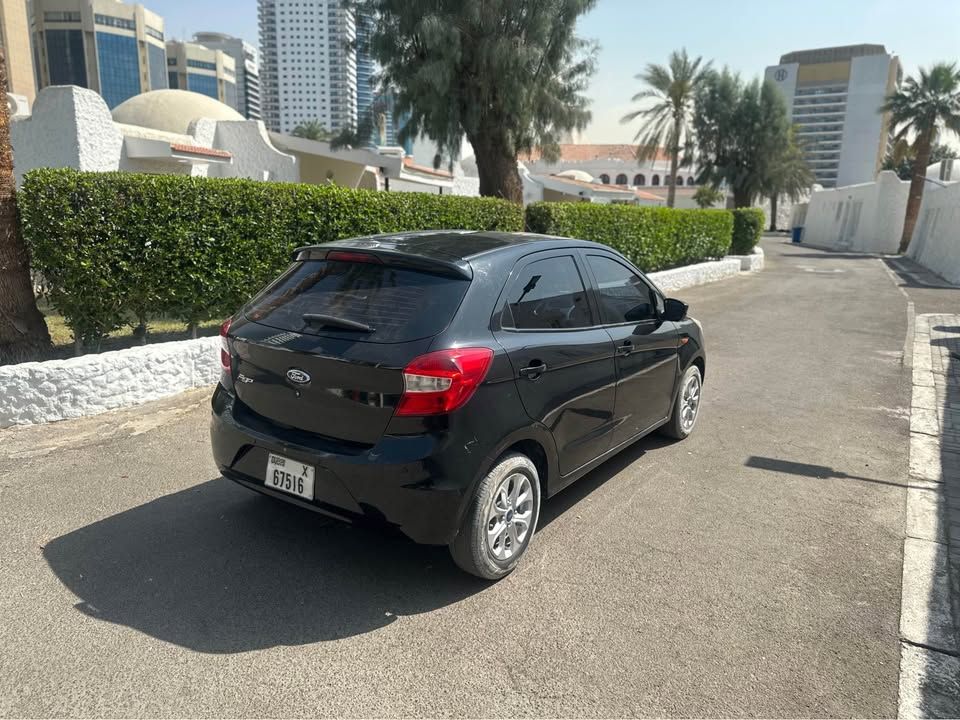 2016 فورد فيجو Titanium