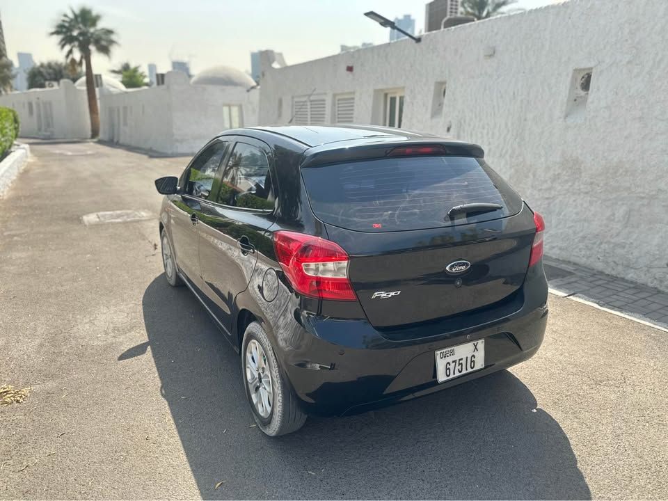 2016 فورد فيجو Titanium