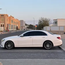 2017 مرسيدس-بنز الفئة - E E300