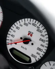 2001 نيسان سكاي لاين