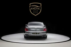2021 بنتلي فلاينج سبير V8