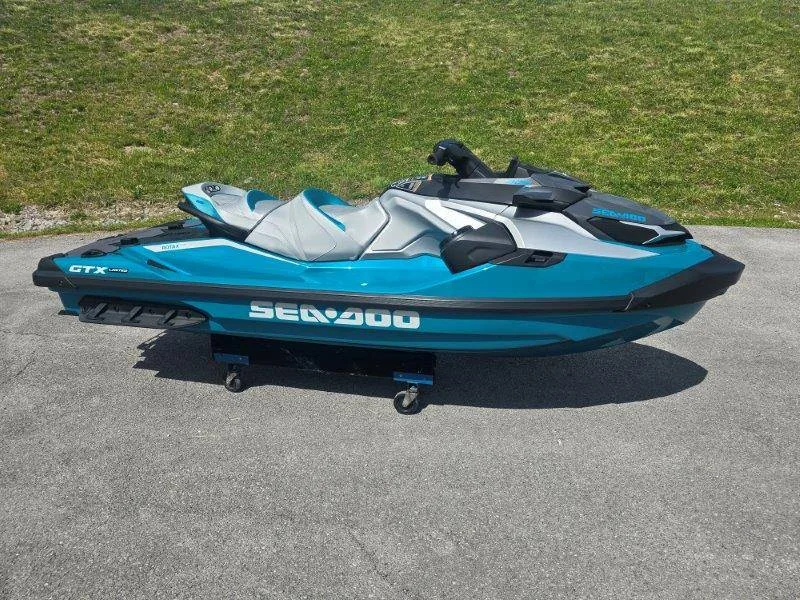 2026 Sea Doo GTX Limited 325 w/ Sound thumbnail 2