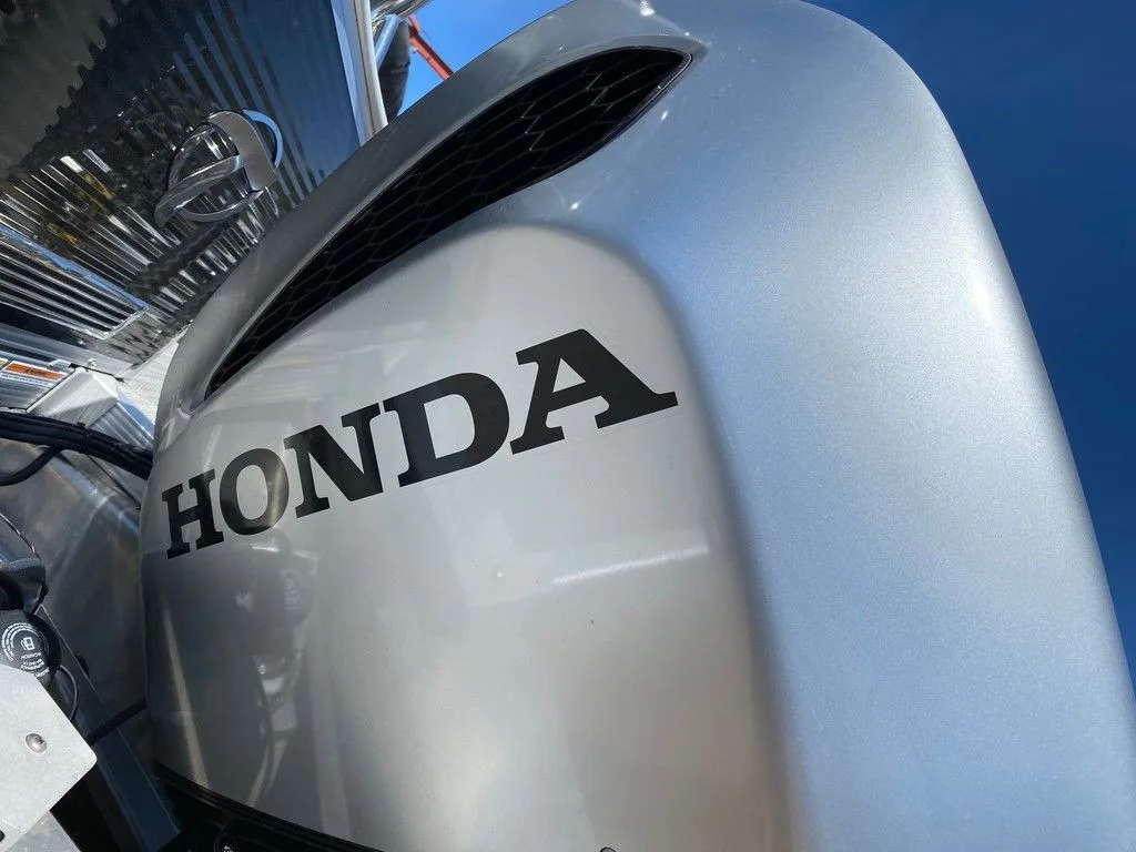 2025 Honda 200HP 4-Stroke EFI Outboard thumbnail 2