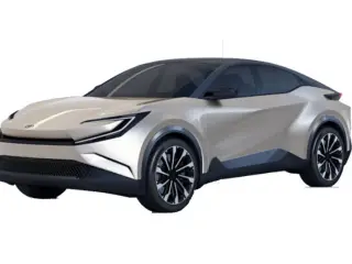 2024 Toyota bZ3X في Dubai سيارة مستعملة