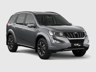 2023 Mahindra XUV500 في Dubai سيارة مستعملة
