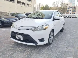 2014 Toyota Yaris في Sharjah سيارة مستعملة