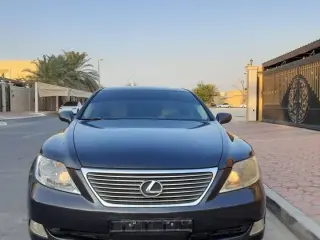 2009 Lexus LS 460 in Sharjah used car