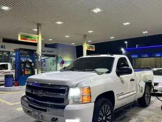 2007 Chevrolet Silverado في Sharjah سيارة مستعملة