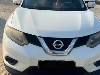 2017 Nissan XTrail في Dubai سيارة مستعملة