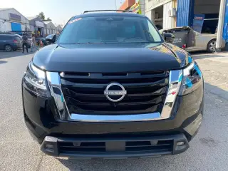 2023 Nissan Pathfinder في Dubai سيارة مستعملة