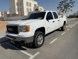 2011 GMC Sierra in Abu Dhabi used car