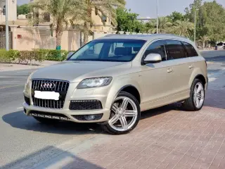 2013 Audi Q7 في Dubai سيارة مستعملة