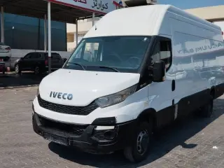 2017 Iveco DAILY E6 VAN في Sharjah سيارة مستعملة