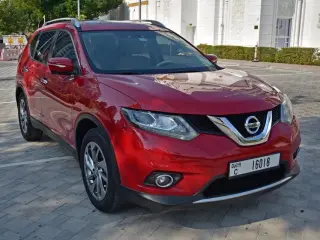 2017 Nissan XTrail في Dubai سيارة مستعملة