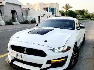 2021 Ford Mustang في Dubai سيارة مستعملة