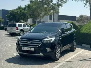2019 Ford Escape في Abu Dhabi سيارة مستعملة