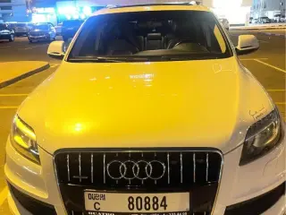 2015 Audi Q7 في Dubai سيارة مستعملة