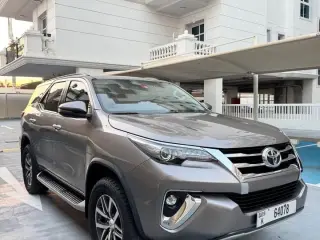 2019 Toyota Fortuner in Dubai used car
