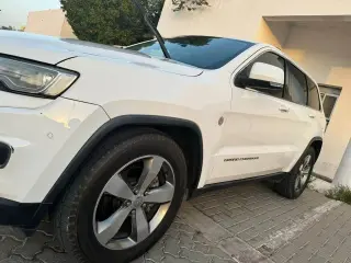 2015 Jeep Grand Cherokee في Sharjah سيارة مستعملة