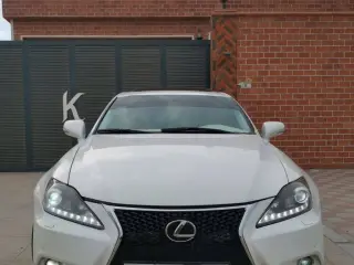 2011 Lexus IS في Ras Al Khaimah سيارة مستعملة