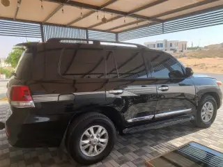 2009 Toyota Land Cruiser in Sharjah used car