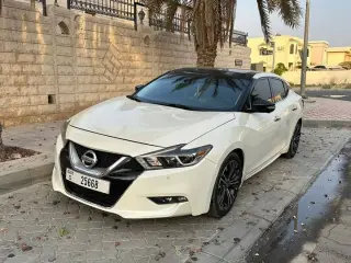2017 Nissan Maxima في Dubai سيارة مستعملة