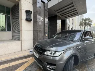 2016 Land Rover Range Rover Sport في Dubai سيارة مستعملة