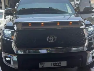2014 Toyota Tundra في Dubai سيارة مستعملة