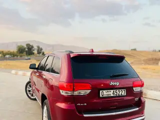 2014 Jeep Grand Cherokee في Dubai سيارة مستعملة