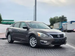 2013 Nissan Altima في Sharjah سيارة مستعملة