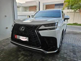 2022 Lexus LX600 في Abu Dhabi سيارة مستعملة
