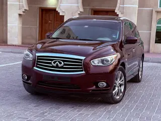 2013 Infiniti JX35 في Sharjah سيارة مستعملة