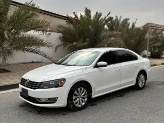 2015 Volkswagen Passat في Sharjah سيارة مستعملة