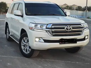 2017 Toyota Land Cruiser in Dubai used car