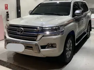 2016 Toyota Land Cruiser in Dubai used car