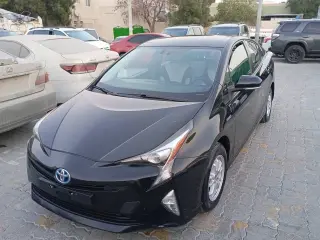 2017 Toyota Prius in Dubai used car