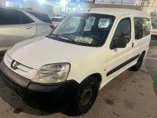 2013 Peugeot Partner in Abu Dhabi used car