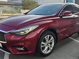 2017 Infiniti Q30 في Dubai سيارة مستعملة