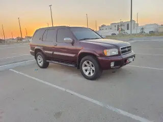 2004 Nissan Pathfinder في Abu Dhabi سيارة مستعملة