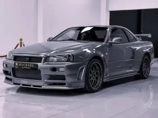2000 Nissan SkyLine في Dubai سيارة مستعملة