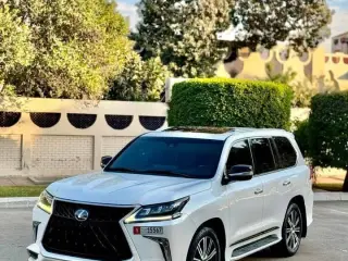 2017 Lexus LX 570 في Abu Dhabi سيارة مستعملة