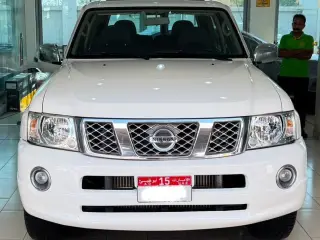 2012 Nissan Patrol Super Safari في Abu Dhabi سيارة مستعملة