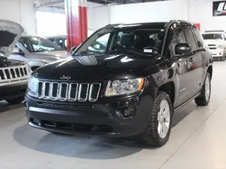 2013 Jeep Compass في Dubai سيارة مستعملة