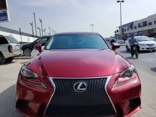 2015 Lexus IS 250 في Dubai سيارة مستعملة