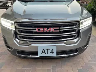 2023 GMC Acadia في Sharjah سيارة مستعملة