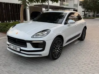 2024 Porsche Macan في Dubai سيارة مستعملة