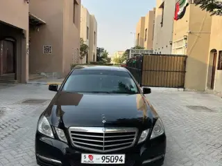 2012 Mercedes-Benz E-Class في Dubai سيارة مستعملة