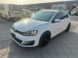 2017 Volkswagen Golf in Dubai used car