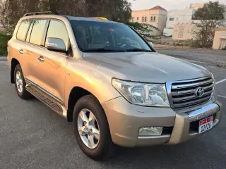 2010 Toyota Land Cruiser in Al Ain used car